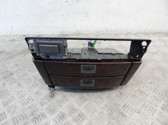 Бардачок BMW 7-series (E65/66) 51 45  7 032 886