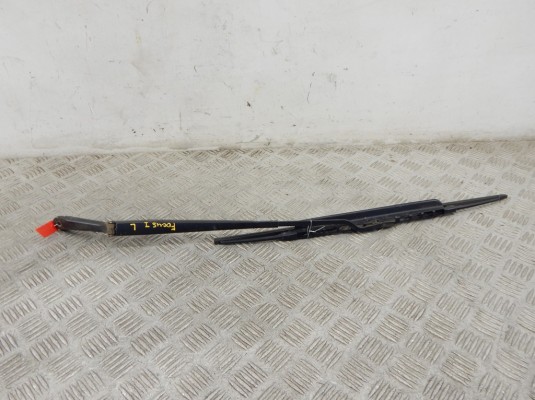 Щеткодержатель (поводок стеклоочистителя, дворник) FORD FOCUS I (1998-2004) XS4117527AB Щеткодержатель (поводок стеклоочистителя, дворник) FORD FOCUS I (1998-2004) XS4117527AB