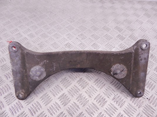 Кронштейн КПП BMW 5-series (E39) 22 31 1 096 104