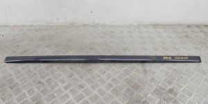 Молдинг двери передней правой BMW 5-series (E39) 7004024 Молдинг двери передней правой BMW 5-series (E39) 7004024