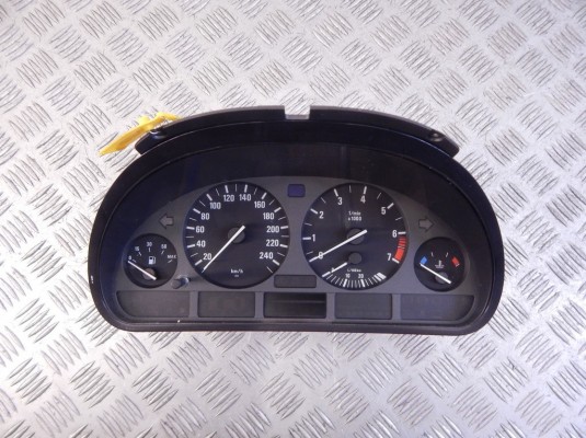 Щиток приборов (приборная панель) BMW 5-series (E39) 62 11 8 375 669