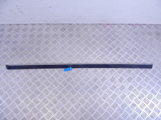 Молдинг двери передней левой BMW 5-series (E39) 51 13 8 159 295