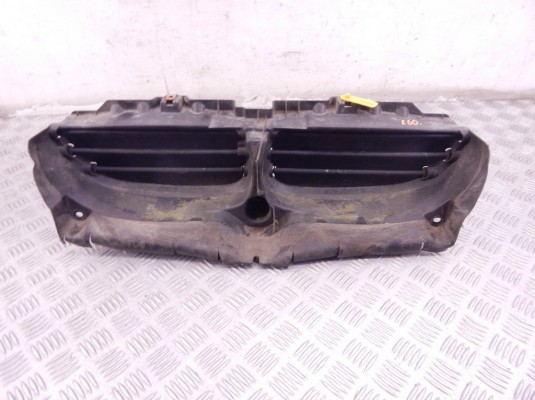 Воздухозаборник BMW 5-series (E60/61) 51 71 7 050 537