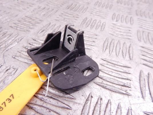 Крепление фары правой BMW 3-series (E90/91/92) 51 64 7 136 828 Крепление фары правой BMW 3-series (E90/91/92) 51 64 7 136 828