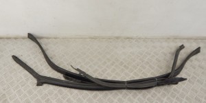Уплотнитель капота BMW X1-series (F48) 51 76 7 329 384 Уплотнитель капота BMW X1-series (F48) 51 76 7 329 384