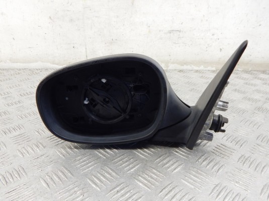 Зеркало наружное левое BMW 3-series (E90/91/92) 51 16 7 268 261