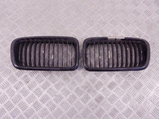 Решетка радиатора BMW 7-series (E38)