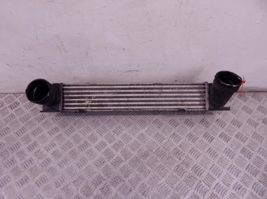 Интеркулер BMW 3-series (E90/91/92) 17 51 7 789 333
