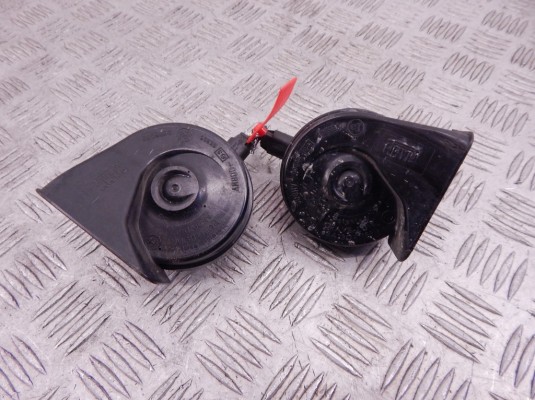 Сигнал (клаксон) BMW 3-series (E90/91/92) 61 33 7 159 420 Сигнал (клаксон) BMW 3-series (E90/91/92) 61 33 7 159 420