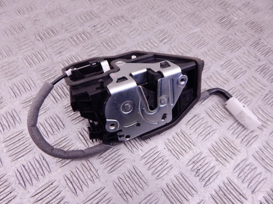 Замок двери задней правой BMW 4-series (F32/33/36) 51 22 7 229 460 Замок двери задней правой BMW 4-series (F32/33/36) 51 22 7 229 460