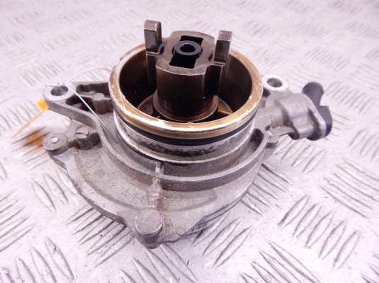 Насос вакуумный BMW X3-series (E83) 11 66 7 791 232