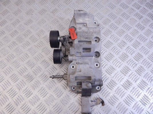 Кронштейн генератора BMW X5-series (F15) 11 16 8 506 863