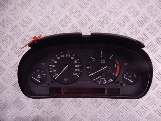 Щиток приборов (приборная панель) BMW 5-series (E39) 62 11 6 914 882