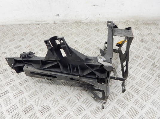 Крепление фары правой BMW 7-series (F01/02) 51 64 7 184 160