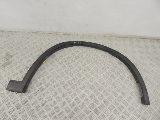 Молдинг крыла переднего правого BMW X1-series (F48) 51 77 7 332 338 Молдинг крыла переднего правого BMW X1-series (F48) 51 77 7 332 338