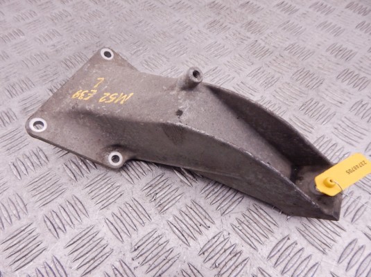 Кронштейн двигателя BMW 5-series (E39) 22 11 1 092 973 Кронштейн двигателя BMW 5-series (E39) 22 11 1 092 973