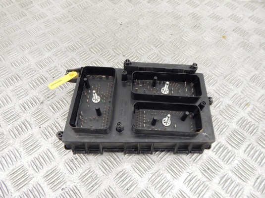 Блок предохранителей OPEL ASTRA H (2004-2015) 015349211 Блок предохранителей OPEL ASTRA H (2004-2015) 015349211