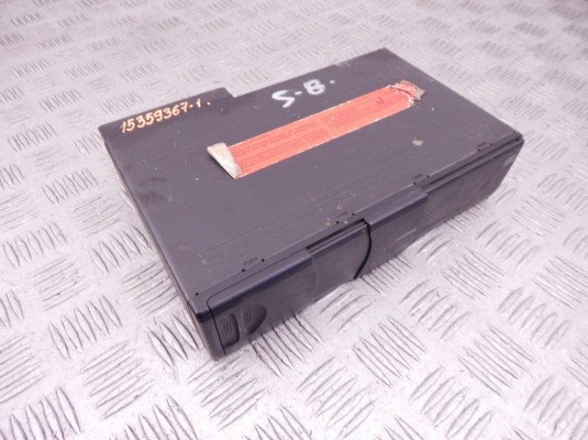 CD-чейнджер BMW 5-series (E39) 65 12 6 913 388 CD-чейнджер BMW 5-series (E39) 65 12 6 913 388