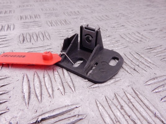 Крепление фары правой BMW 3-series (E90/91/92) 51 64 7 136 828 Крепление фары правой BMW 3-series (E90/91/92) 51 64 7 136 828