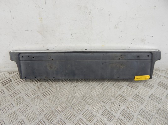 Молдинг бампера переднего BMW 5-series (E39) 51 11 8 226 563 Молдинг бампера переднего BMW 5-series (E39) 51 11 8 226 563