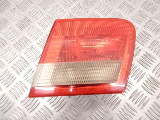 Фонарь крышки багажника правый BMW 3-series (E46) 63 21 8 368 760