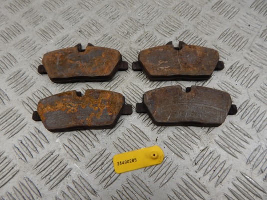 Тормозные колодки передние BMW 1-series (E87)