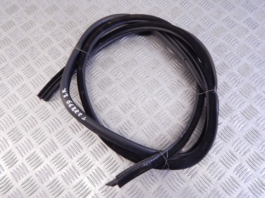 Уплотнитель BMW 5-series (E60/61) 51 76 7 010 859