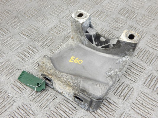 Кронштейн BMW 5-series (E60/61) 51 61 7 010 593 Кронштейн BMW 5-series (E60/61) 51 61 7 010 593