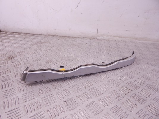 Ус под фару левый BMW 3-series (E46) 51 13 8 208 481