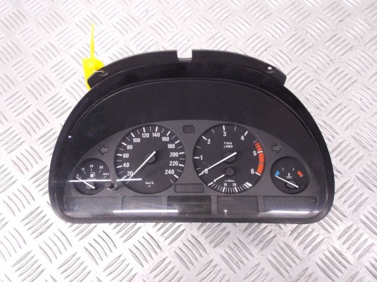 Щиток приборов (приборная панель) BMW 5-series (E39) 62 11 6 903 800