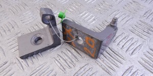 Петля двери передней правой BMW X5-series (E70) 41 51 7 176 850