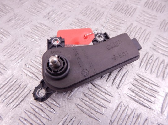 Сервопривод заслонок впускного коллектора BMW 3-series (E46) 11 61 7 511 383 Сервопривод заслонок впускного коллектора BMW 3-series (E46) 11 61 7 511 383