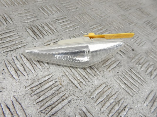 Повторитель передний правый BMW X5-series (E70) 63 13 7 171 008 Повторитель передний правый BMW X5-series (E70) 63 13 7 171 008