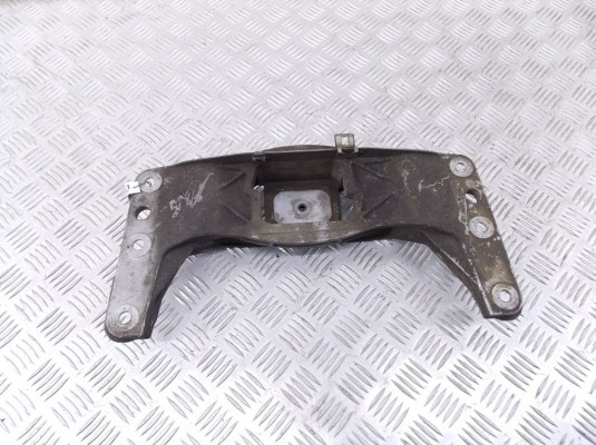 Кронштейн КПП BMW 5-series (E60/61) 22 31 6 761 106