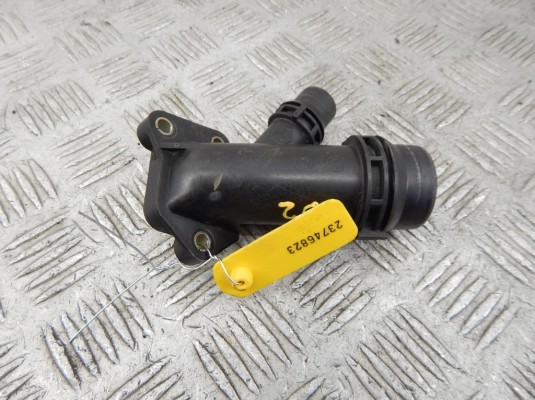 Фланец (тройник) системы охлаждения BMW 5-series (E60/61) 11 12 2 247 744 Фланец (тройник) системы охлаждения BMW 5-series (E60/61) 11 12 2 247 744