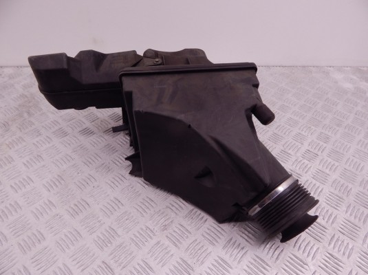 Корпус воздушного фильтра BMW 5-series (E39) 13 71 1 713 637