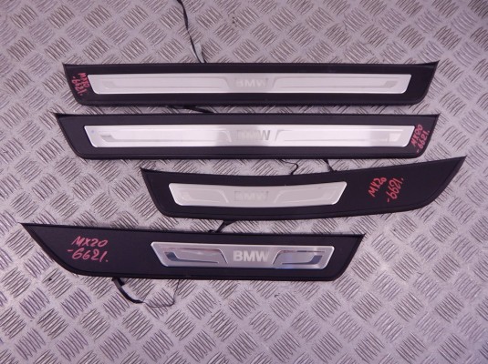 Накладка декоративная BMW 5-series (F10/11) 51 47 7 337 017 Накладка декоративная BMW 5-series (F10/11) 51 47 7 337 017