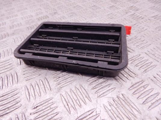 Решетка вентиляции кузова BMW 5-series (E39) 64 22 8 391 346
