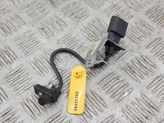 Датчик коленвала BMW X5-series (E53) Датчик коленвала BMW X5-series (E53)