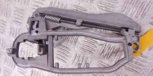 Скелет ручки наружной передней правой BMW X5-series (E53) 51 22 8 243 636