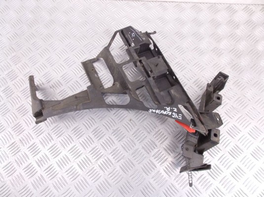 Кронштейн крепления бампера заднего BMW 3-series (E46) 8252820
