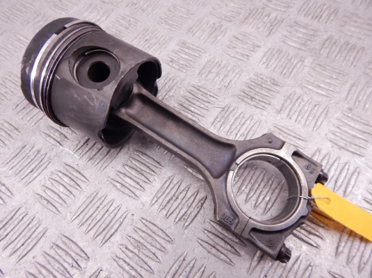 Поршень BMW 5-series (E39) 11 25 7 786 453