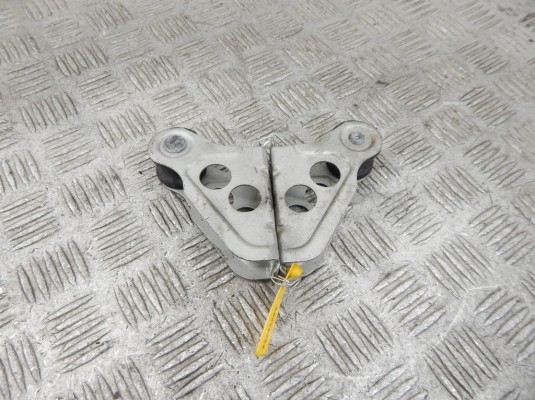 Петля капота BMW 5-series (E34) 51 23 1 884 272 Петля капота BMW 5-series (E34) 51 23 1 884 272