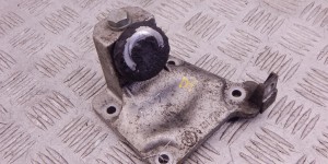 Кронштейн двигателя BMW 5-series (E39) 22 11 6 751 226