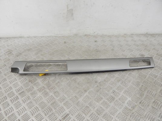 Накладка декоративная на торпедо BMW 5-series (E60/61) 51 45 7 129 233