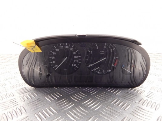 Щиток приборов (приборная панель) BMW 5-series (E39) 62 11 8 375 669