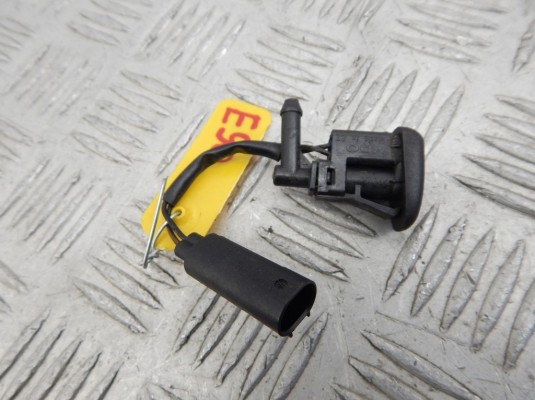 Форсунка омывателя BMW 3-series (E90/91/92) 61 66 7 110 851 Форсунка омывателя BMW 3-series (E90/91/92) 61 66 7 110 851