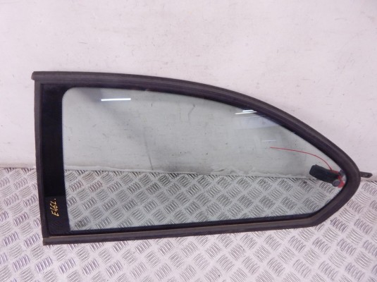 Стекло кузовное боковое левое BMW 3-series (E46) 51 36 8 250 335