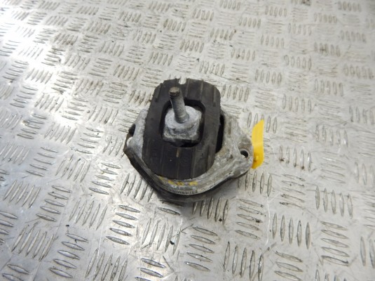 Подушка крепления двигателя BMW 5-series (E60/61) 22 11 6 774 620