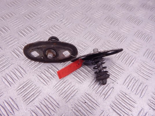 Замок капота BMW 5-series (E39) 51 23 8 176 594 Замок капота BMW 5-series (E39) 51 23 8 176 594